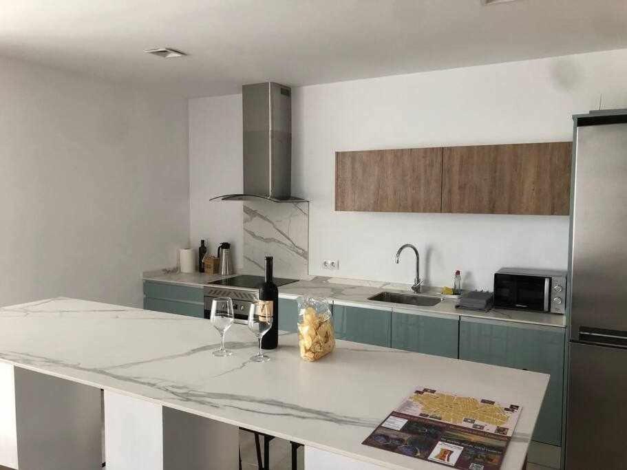 Alojamiento El Pez Casa Con Piscina Climatizada Villafranca de los Caballeros 外观 照片