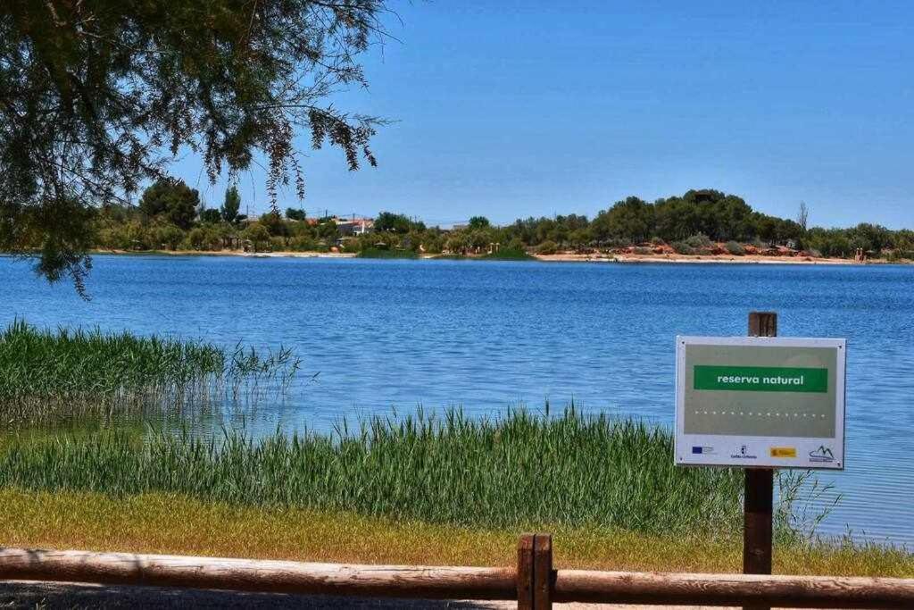 Alojamiento El Pez Casa Con Piscina Climatizada Villafranca de los Caballeros 外观 照片