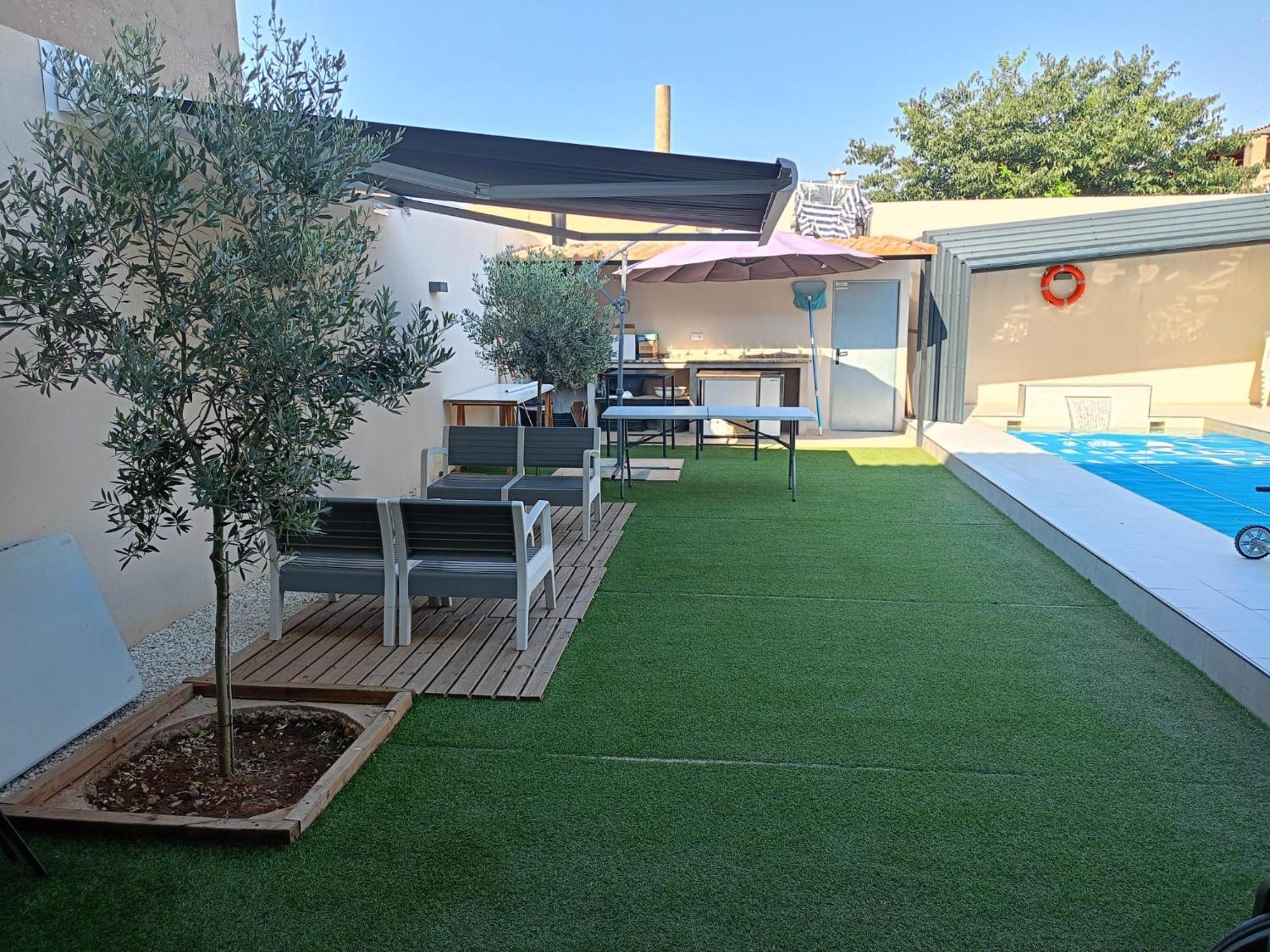 Alojamiento El Pez Casa Con Piscina Climatizada Villafranca de los Caballeros 外观 照片